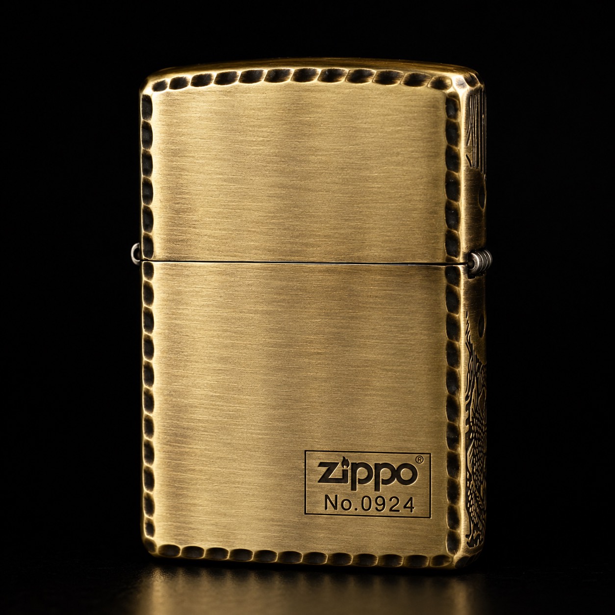 Zippo 復古黃銅雕花 Zippo 打火機